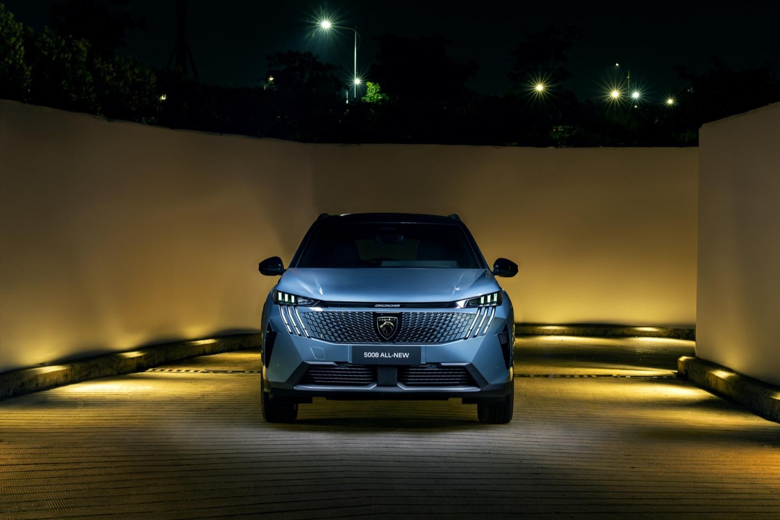 New Peugeot 5008 All-New - Đèn LED ban đêm