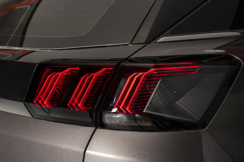 Cụm đèn hậu LED 3 móng vuốt Peugeot 3008